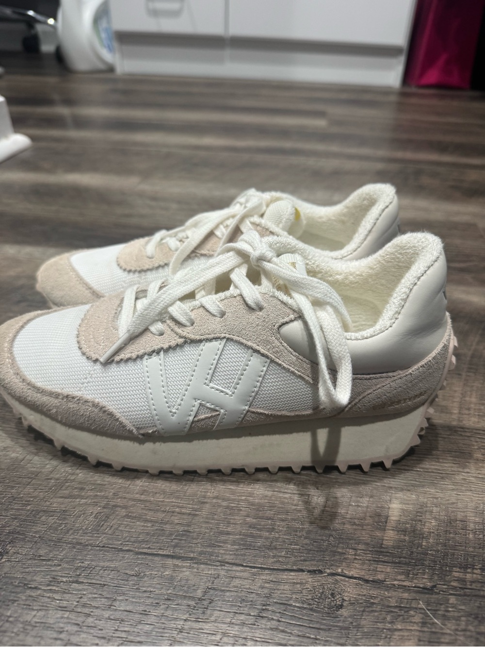 Women's Neutral Beige & White Platform Sneakers - vintage